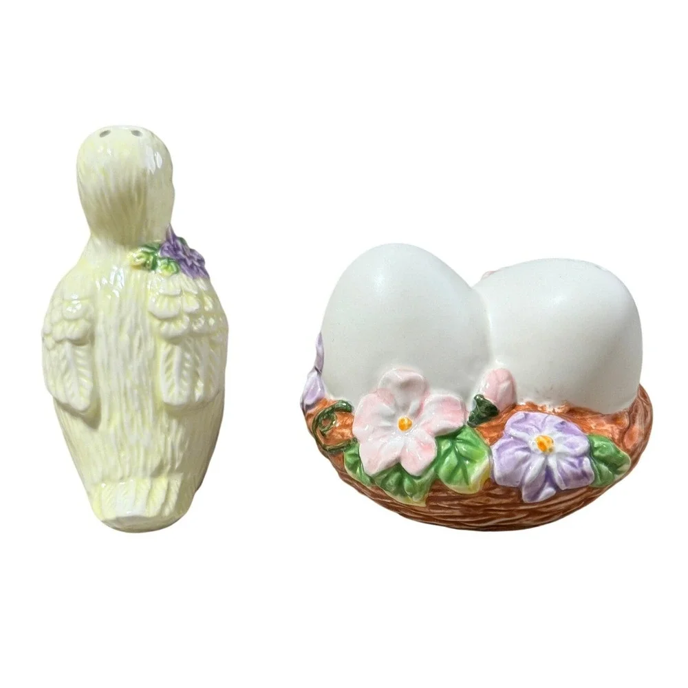 Avon Springtime Salt and Pepper Shakers Duckling Nest Eggs Floral Ceramic 2001